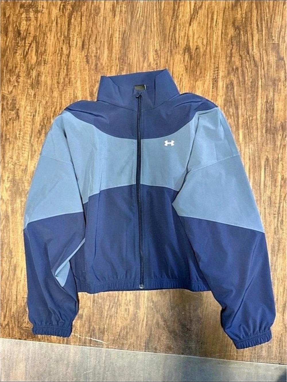 Under Armour Woman’s Blue Color Block Windbreaker Like New
